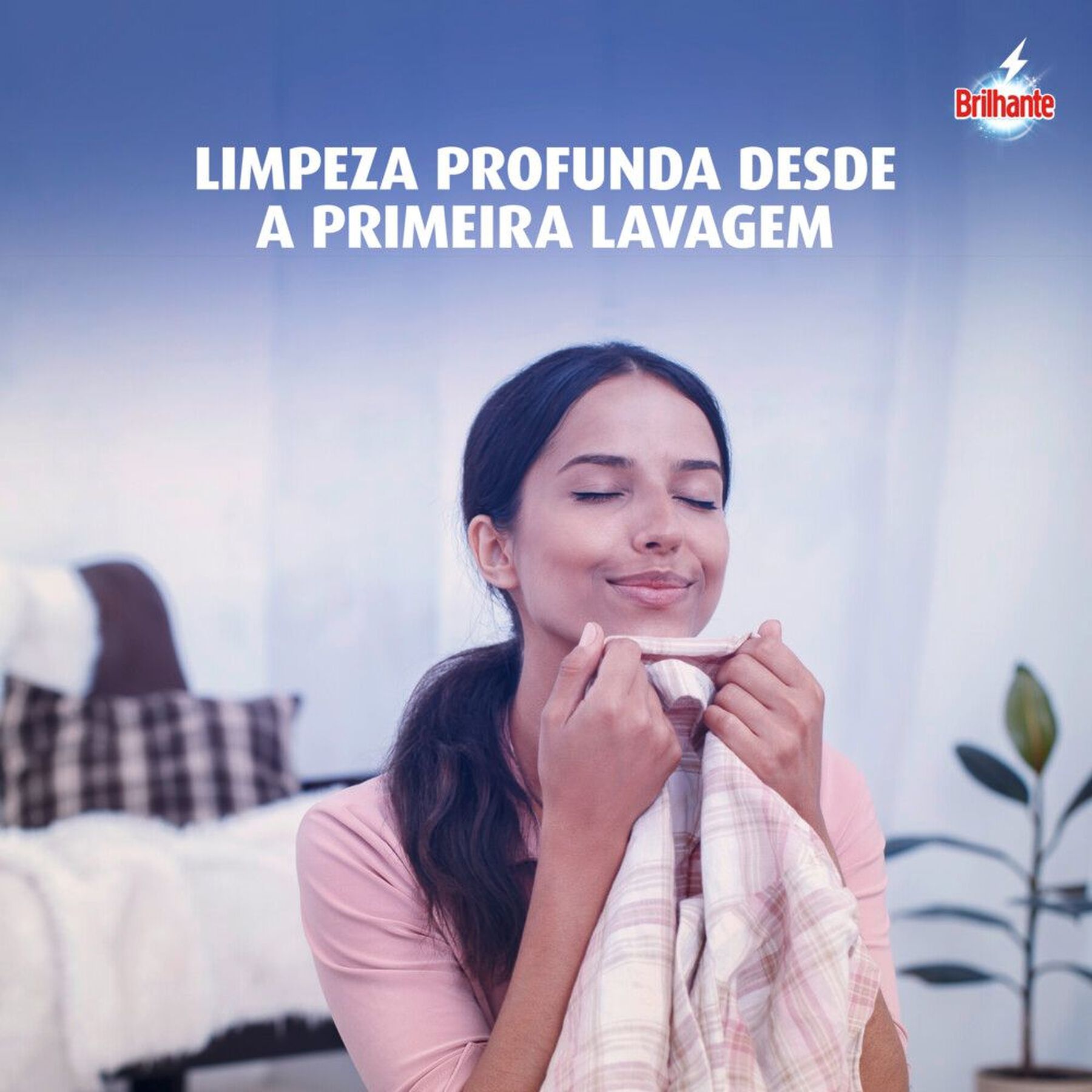 Sab&atilde;o em P&oacute; Lava Roupas Brancas e Coloridas Delicadeza Total Brilhante Pacote 1,6kg