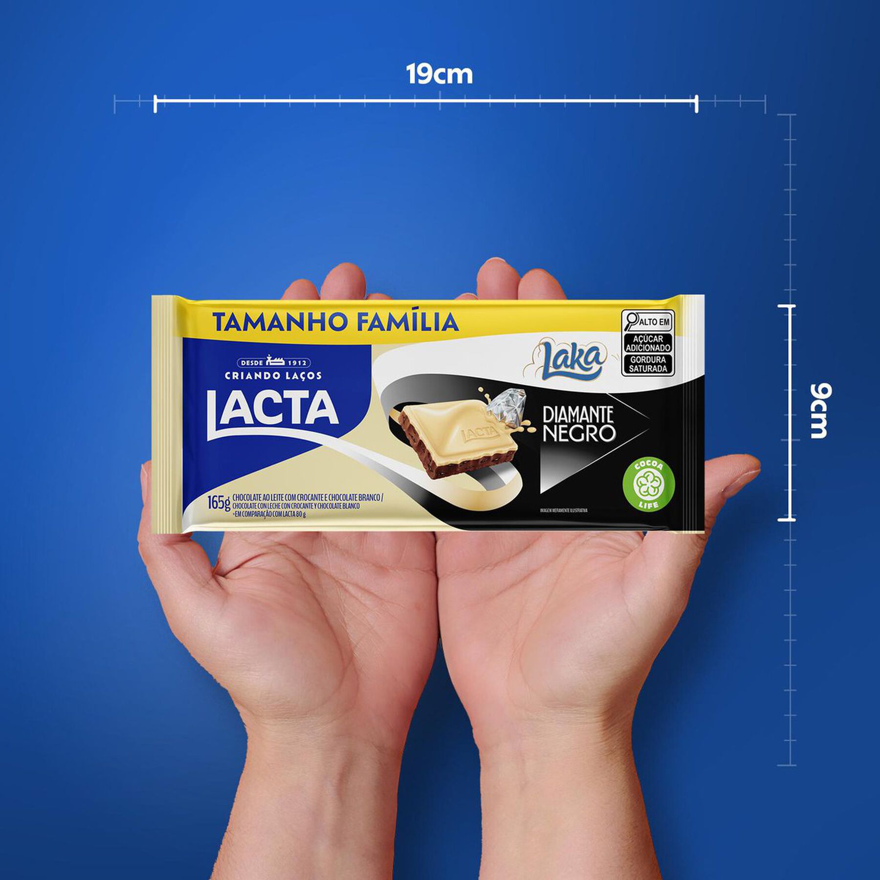 Barra de Chocolate ao Leite e Branco Diamante Negro + Laka Lacta Pacote 165g - Embalagem Tamanho Fam&iacute;lia